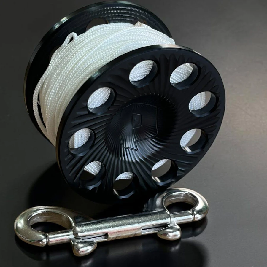Spool helps in cave diving